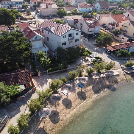 Frleta 公寓 比比涅